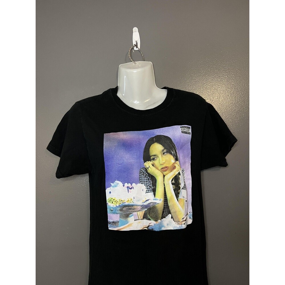 Olivia Rodrigo Sour Shirt Womens XS Black Album Cover Graphic Tee T-Shirt Music
